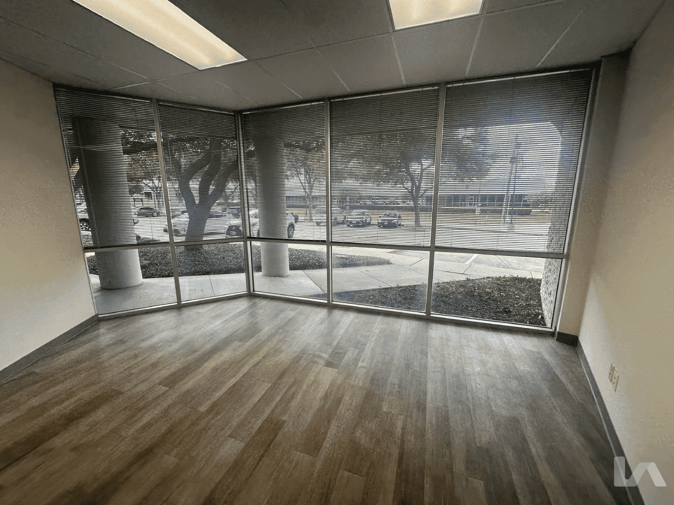 Industrial Property for Lease - 2833 Trinity Square/2540 Marsh Ln, Carrollton, Texas, 75006 (2)